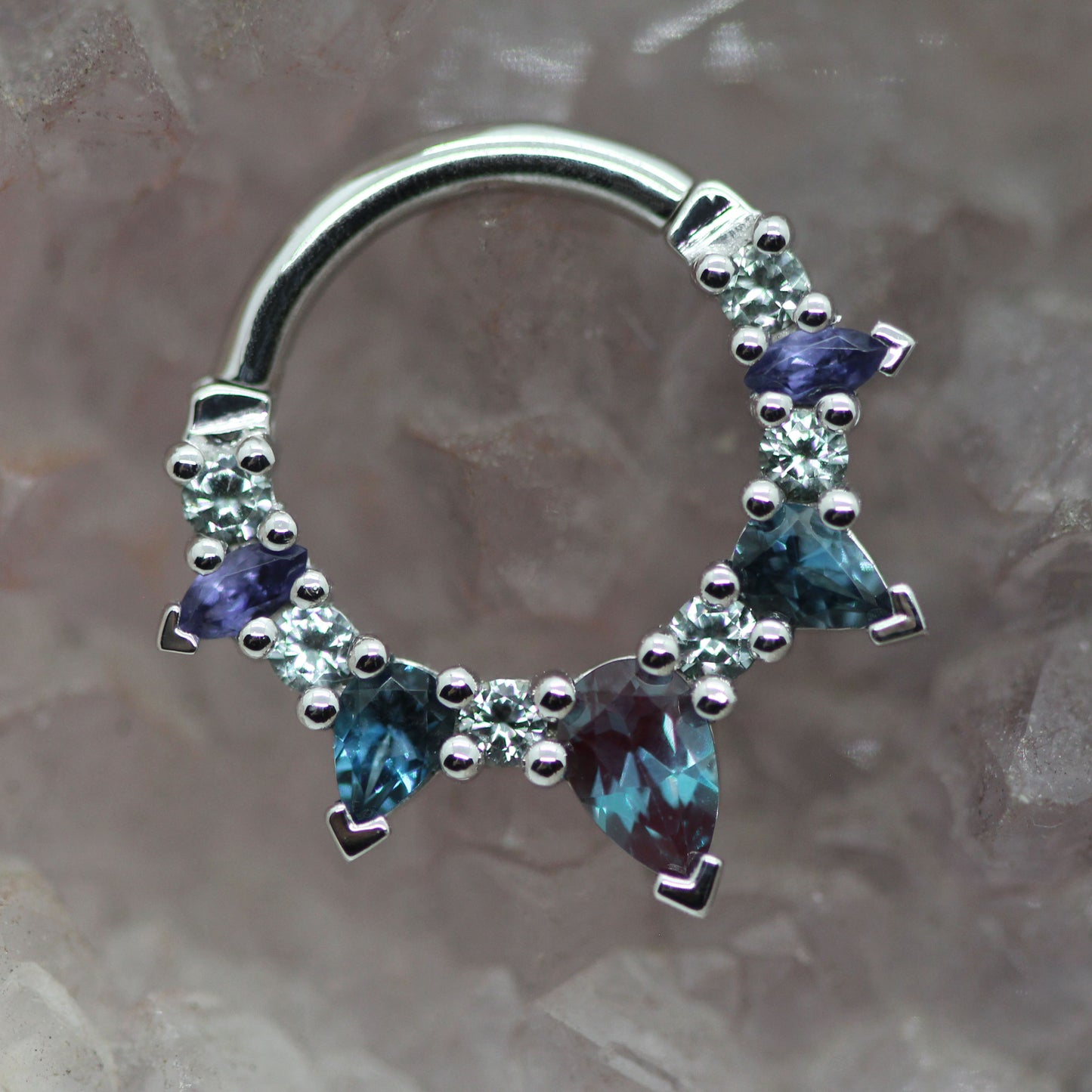 BVLA Leann Hinge Ring