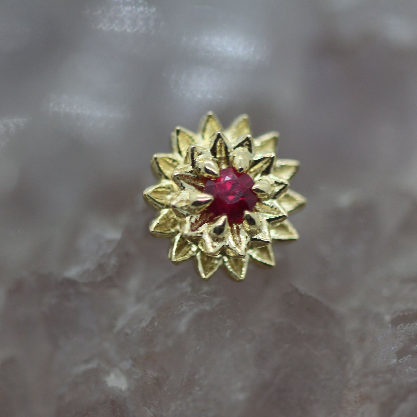 Dahlia Threadless End