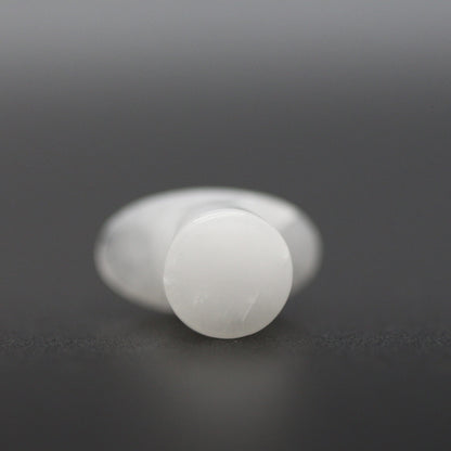 0g White Quartz Round Labret image 1