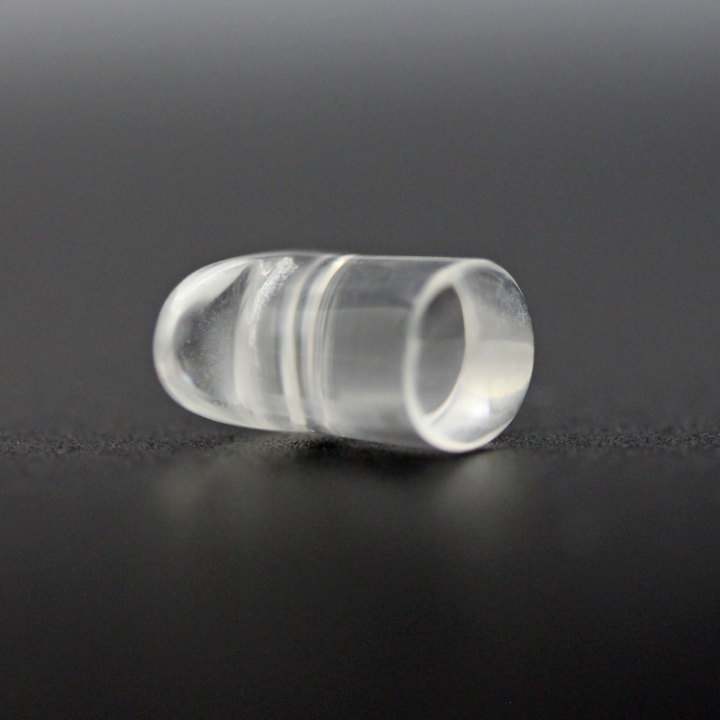 0g Clear Quartz Round Labret image 0