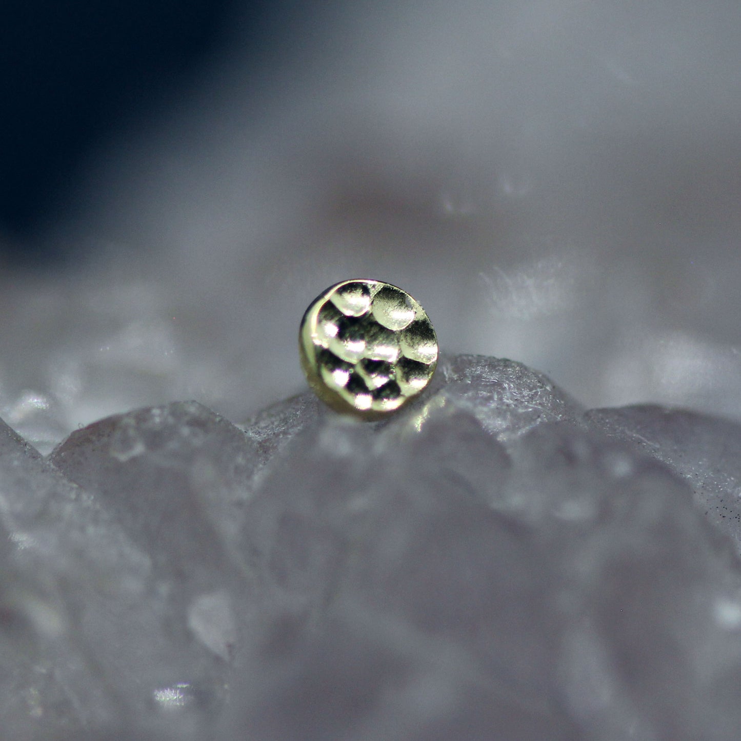 Hammered Gold Disc Threadless End