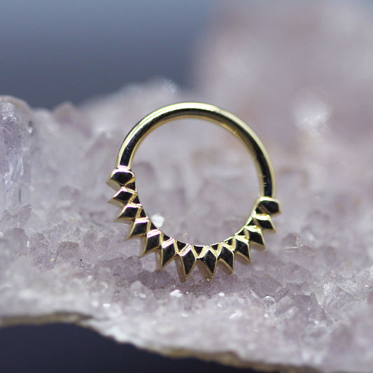 Petite Pyramid Seam Ring